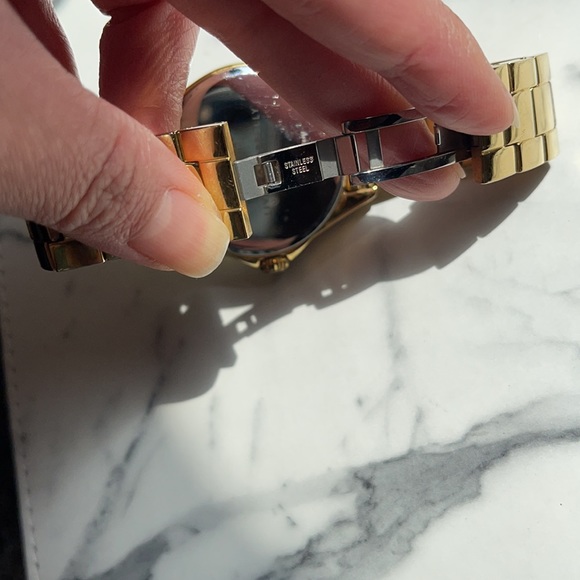 Kate ♠️ Spade - Gold Watch - Picture 7 of 17